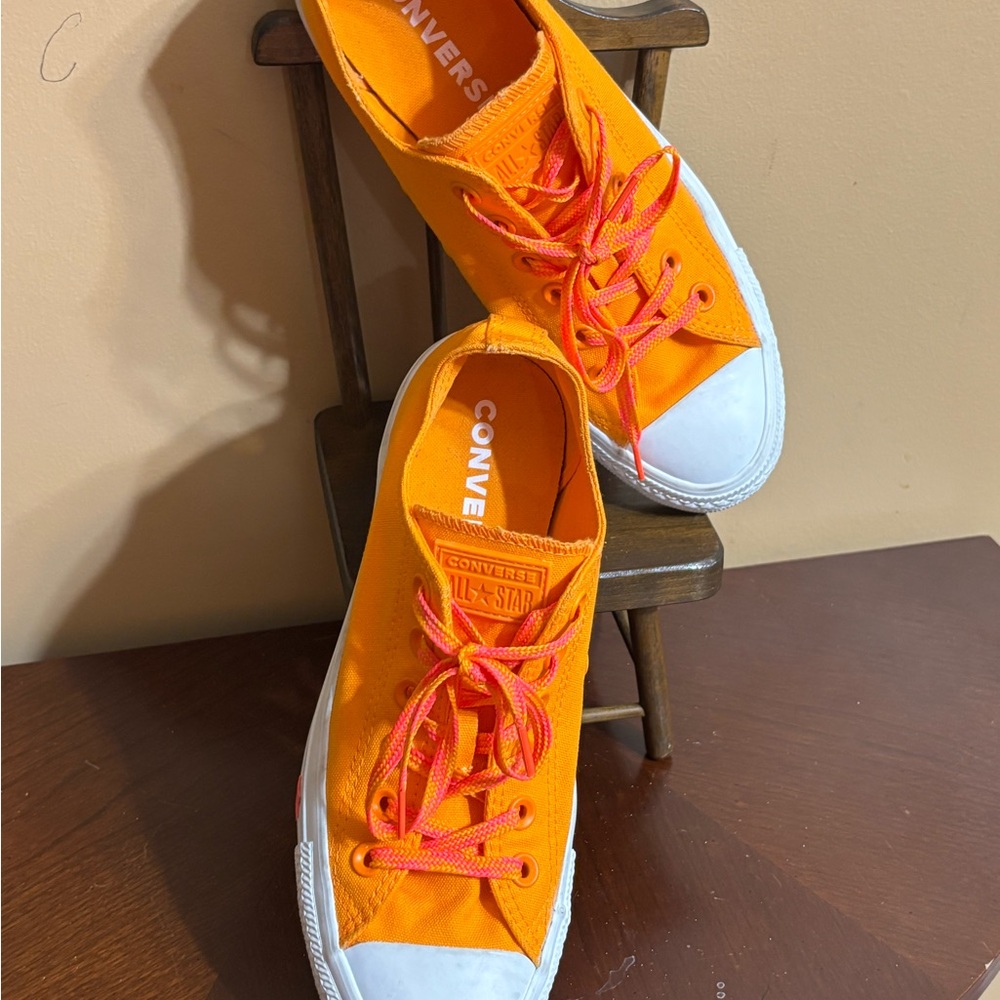 Converse Bright Orange Low-Top Sneakers Men’s size 6 - Picture 5 of 8